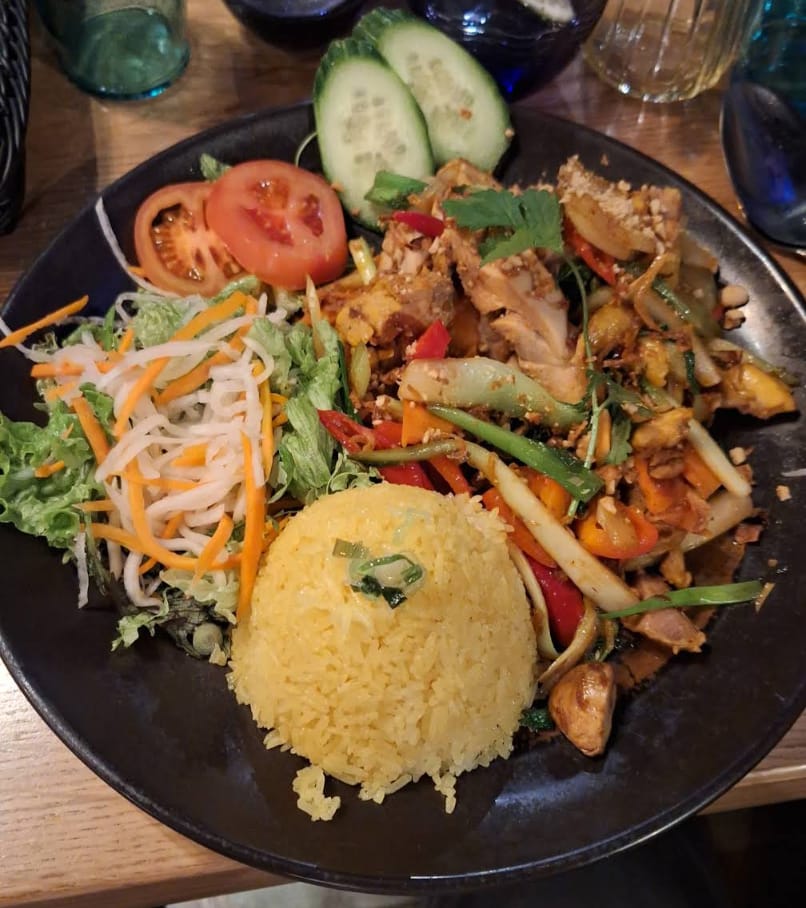 GÀ SỐT ME CAY